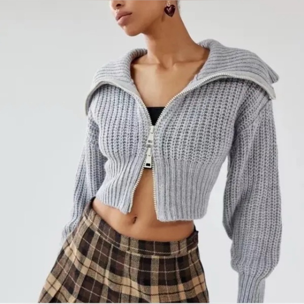 Urban Outfitters Cropped Grey Zip Up Sweater chunky knit with large collar M - Picture 2 of 11